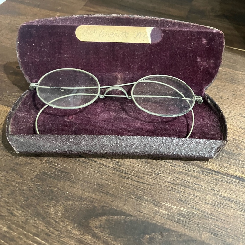 Vintage Oval Wire Frame Glasses with Case, 1920’s-30’s era. See description
